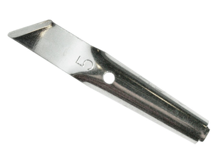 Cutting blade for clean edge cutting