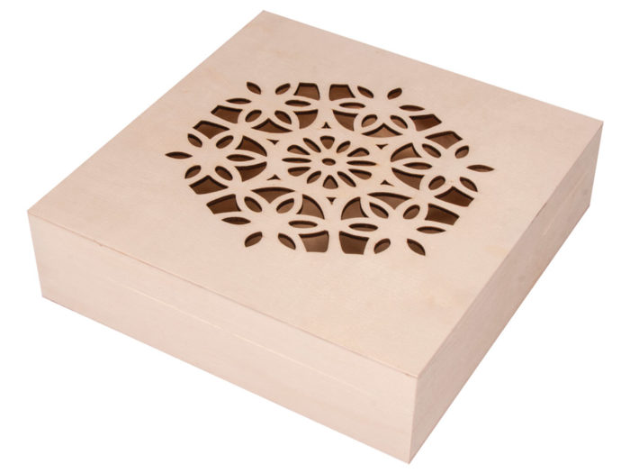 Wooden box Rayher with decorative lid